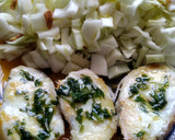 Foto del paso 4 de la receta: Rosada a la plancha con ensalada de col