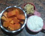 A picture of step 1 of Papaya lassi with jaggery.