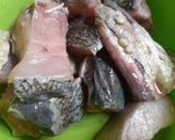 Foto langkah ke 2 dari resep Pindang Ikan Simba Belimbing Wuluh.