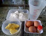 Foto langkah ke 1 dari resep Soes Kering Isi Coklat.