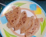 A picture of step 3 of Aloo paratha.
