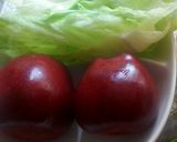 Foto del paso 1 de la receta: Ensalada de manzana y lechuga.🌲