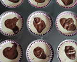 Foto del paso 6 de la receta: Magdalena de chocolate y tarta la viña en Mambo
