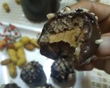 A picture of step 12 of Tripe layered chocolate nutty truffle.
