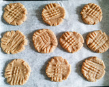 Foto langkah ke 6 dari resep Keto Cinnamon Choco Cookies #ketopad #keto.