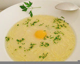 Foto del paso 7 de la receta: Sopa de pollo con fideos y yema de huevo