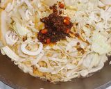 A picture of step 3 of Stir-Fried Udon Noodles.