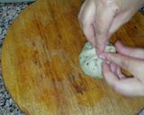 A picture of step 6 of Aloo palak paratha.