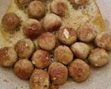 Foto langkah ke 4 dari resep Sup Tomat Bola-bola Daging.