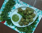 A picture of step 8 of Spinach Methi leaves bhajiya.
