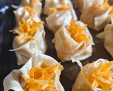 Foto langkah ke 6 dari resep Siomay Dimsum Ayam Simple Kesukaan Adekku dengan Kulit Pangsit.