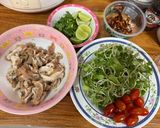 รูปขั้นตอนการทำที่ 1 ของ ยำหมูย่างต้นอ่อนทานตะวัน