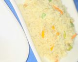 A picture of step 6 of Frying rice with egg and vegetables.