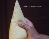 Foto langkah ke 3 dari resep Korean Garlic Cheese Bread.