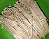 Foto langkah ke 1 dari resep Jamur Enoki Nori Crispy.