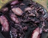 Foto langkah ke 4 dari resep Cumi Bumbu Hitam.