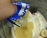 Foto langkah ke 2 dari resep Es cream smoothies.