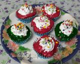 A picture of step 5 of Tutti frutti Vanilla Christmas 🌲🌲🌲🌲 cup 🍰 cake.
