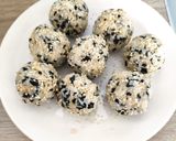 Foto langkah ke 3 dari resep Seaweed Rice Ball.