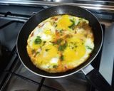 Foto langkah ke 4 dari resep Omlet telur ala pawon Assa.