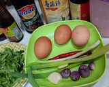 Foto langkah ke 1 dari resep Nasi goreng udang kelor.