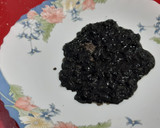 Foto del paso 5 de la receta: Cola de merluza a la plancha con salsa de tinta de sepia