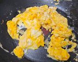 奶油鮭魚蝦仁蛋炒飯的食譜步驟2照片