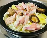 A picture of step 2 of Mirin steamed juicy cabbage with chicken drumlets.