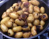 Une image de l'étape 10 de Pommes grenailles au lardons et marinade au vin rouge.
