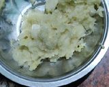 A picture of step 2 of Vada curry.