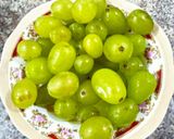 Une image de l'étape 1 de Raisins blancs glacés.