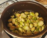 Foto del paso 1 de la receta: Coles de Bruselas con salsa bechamel