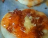 Foto langkah ke 6 dari resep Mushroom mini pizza.