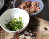 Hình bước làm 1 của món Sườn Heo Rim Mặn Ngọt