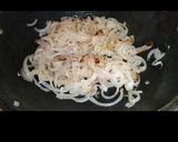 A picture of step 3 of Khasta Chicken Kachori.