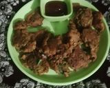 ओव्या च्या पानाचे पकोडे (ovachya panacha pakoda recipe in marathi) रेसिपी स्टेप 3 फोटो 