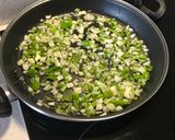 Foto del paso 2 de la receta: Paella de pollo con chorizo a mi estilo 😋
