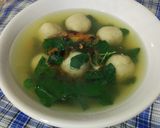 Foto langkah ke 3 dari resep Sup bakso ikan dan Daun kelor.