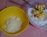 Foto langkah ke 2 dari resep Cookies keju teflon 3 bahan.