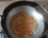 A picture of step 3 of Chintapandu pulihora / tamarind rice Andhra style.