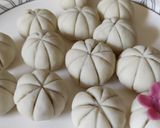 A picture of step 6 of Steam rice sweet flower.