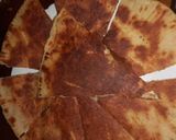 صورة لخطوة 5 من وصفة فطيرة محشية على المقلاة في دقائق 😋🍅🍕