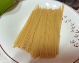 Pas rețetă "Medusa al pomodoro" - spaghette cu crenvurșt în sos de roșii 1 fotografie