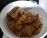 Foto del paso 1 de la receta: Chilaquiles rojos (fáciles)