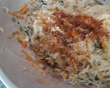 Foto langkah ke 4 dari resep Bihun jawa goreng.