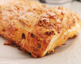 Foto del paso 5 de la receta: Hojaldre relleno de chocolate y cubierto de almendra y azúcar