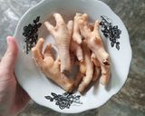 Foto langkah ke 2 dari resep Ayam Suwir Ceker Rica-Rica.
