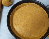 Foto del passaggio 5 della ricetta Torta brisé integrale con curcuma, zucchine, patate e scamorza