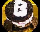 A picture of step 10 of Ultimate bourbon delight ice cream sandwich.