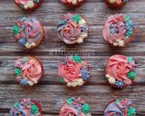 Foto langkah ke 11 dari resep Soccer Cupcakes.